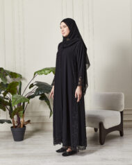 Leyali Dubai | Zarafetin Zirvesi Kristal İşlemeli Fransız Dantelli İpek Abaya - Görsel 5